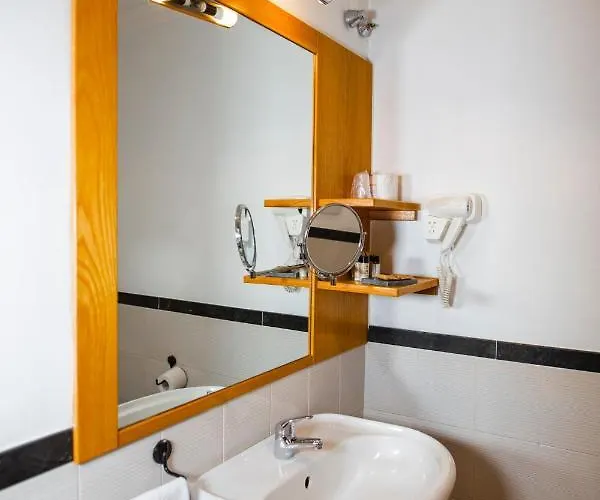 Hotel Lh Andreotti
