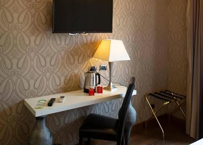 Hotel Lh Andreotti